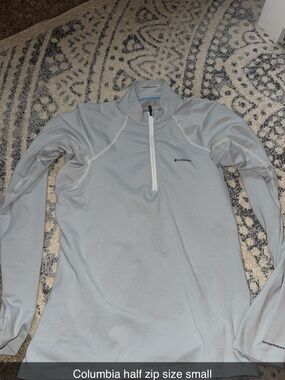 Columbia Light Gray Quarter-Zip Performance Top